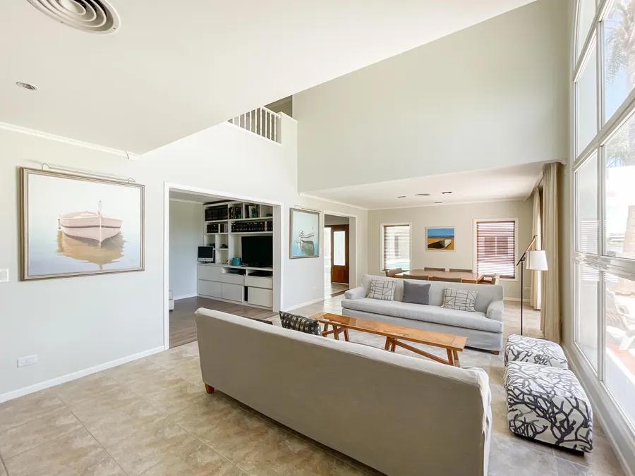 Venta Casa Los Castores, Gran Lote, Sobre El Agua, 6 Dormitorios. Nordelta.